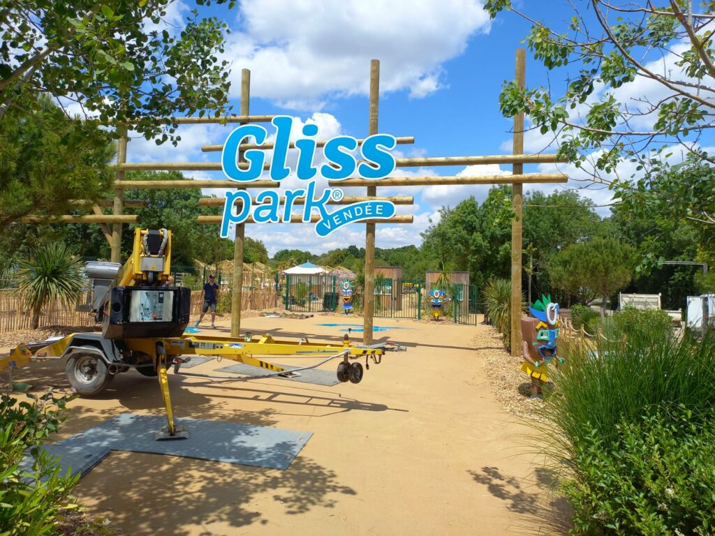 Aménagement de l'entrée visiteurs pour le parc aquatique O'Gliss Park en Vendée au Bernard